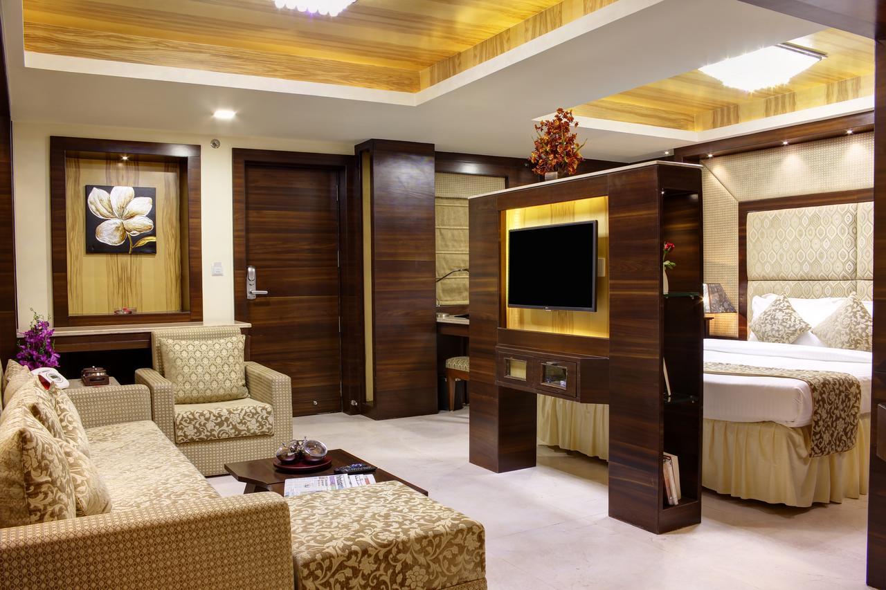 Hôtel Golden Gate à Indore Extérieur photo