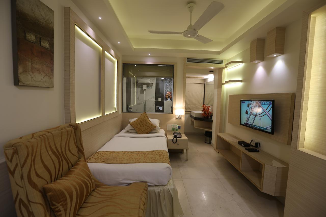 Hôtel Golden Gate à Indore Extérieur photo